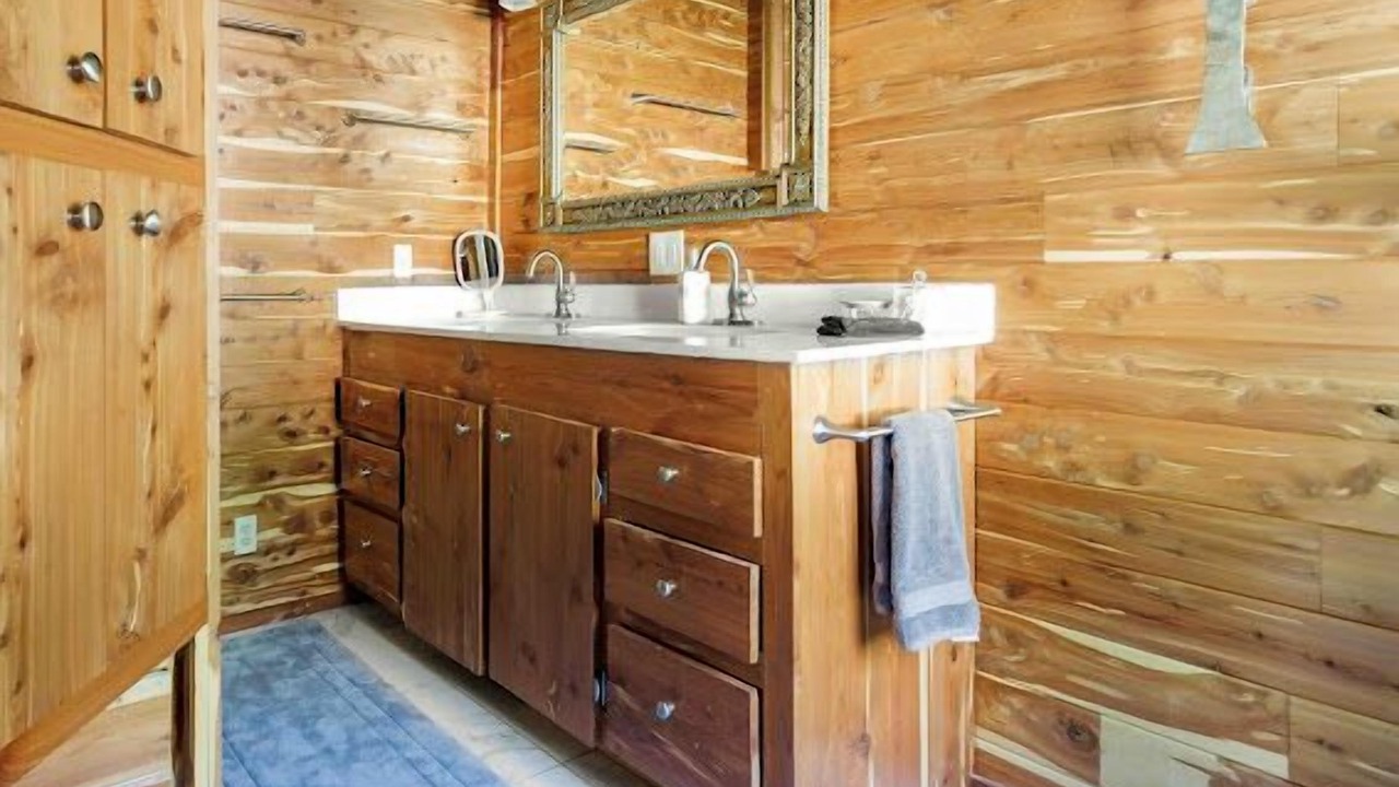 Photo of Bathroom in Jasper