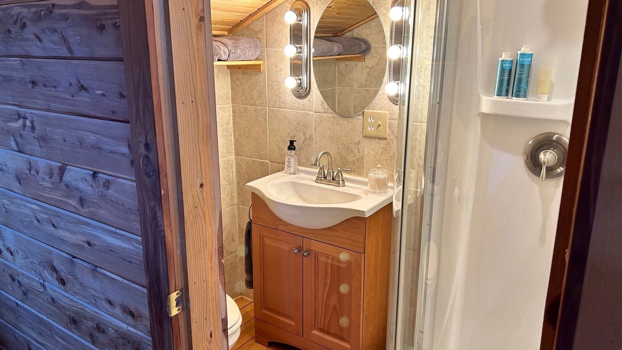 Photo of Bathroom in Jasper