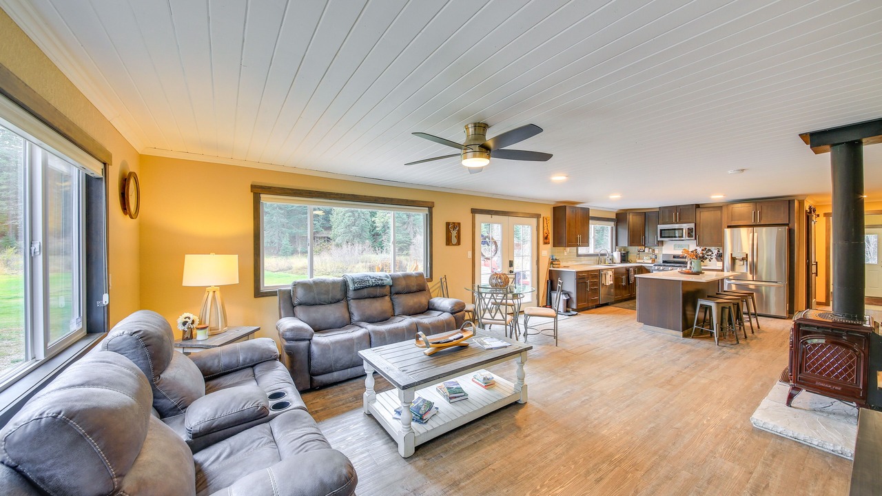 Photo of Livingroom in Priest River