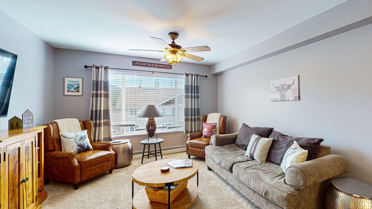 Photo of Livingroom in Big Sky