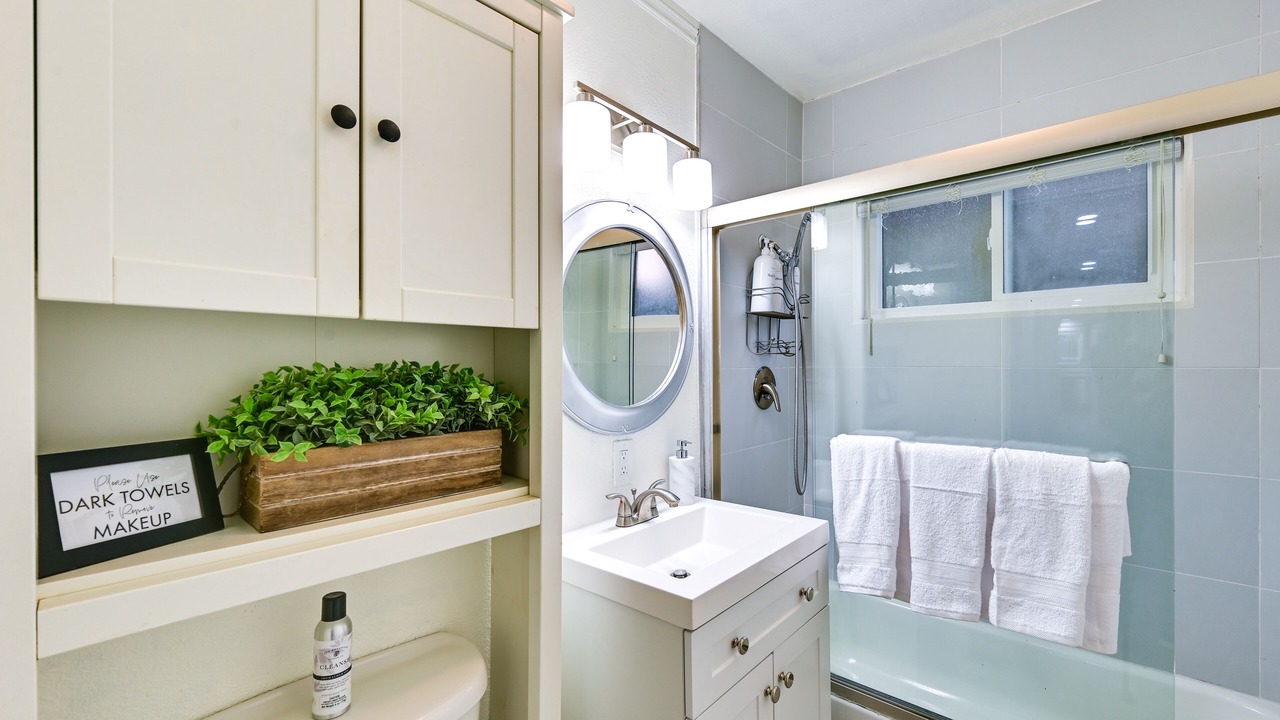 Photo of Bathroom in Oak Park