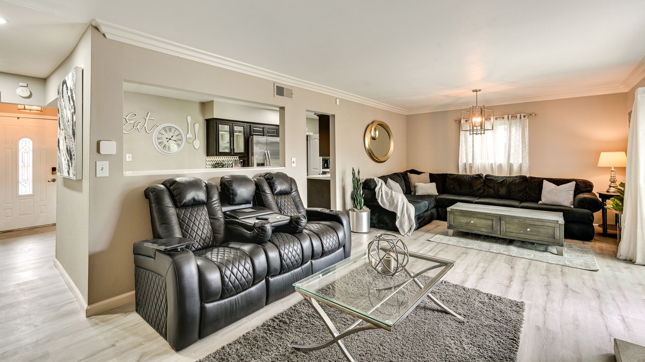 Photo of Livingroom in Oak Park