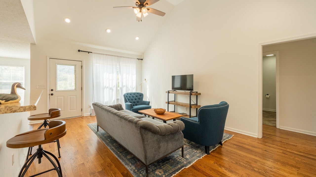 Photo of Livingroom in Culleoka