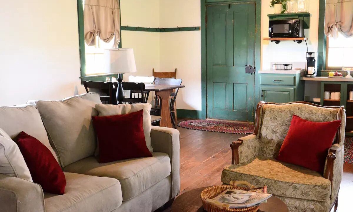Photo of Livingroom in Steelville