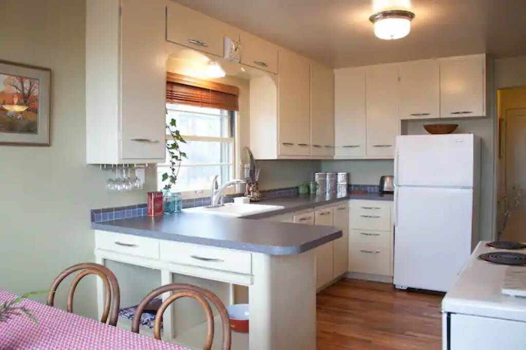 Photo of Kitchen in South Perry District