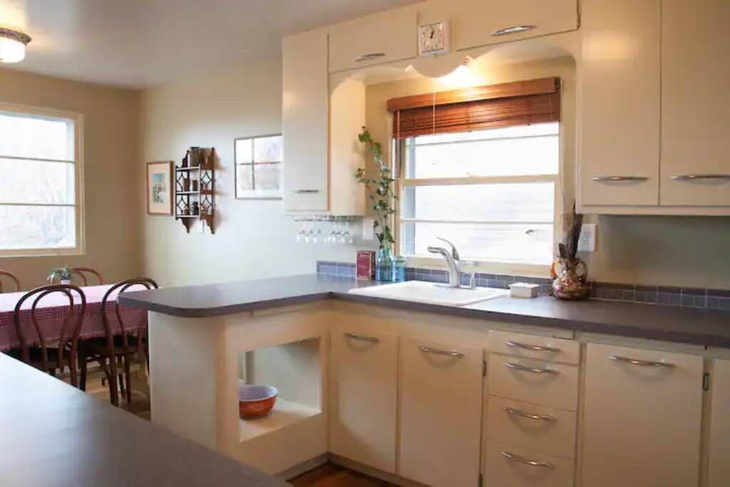 Photo of Kitchen in South Perry District