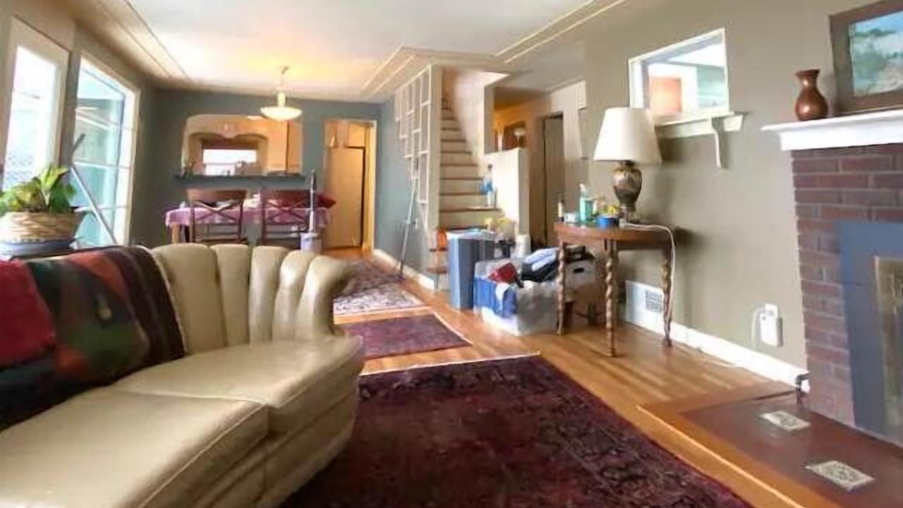 Photo of Livingroom in South Perry District