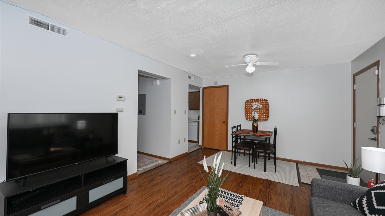 Photo of Livingroom in Akron