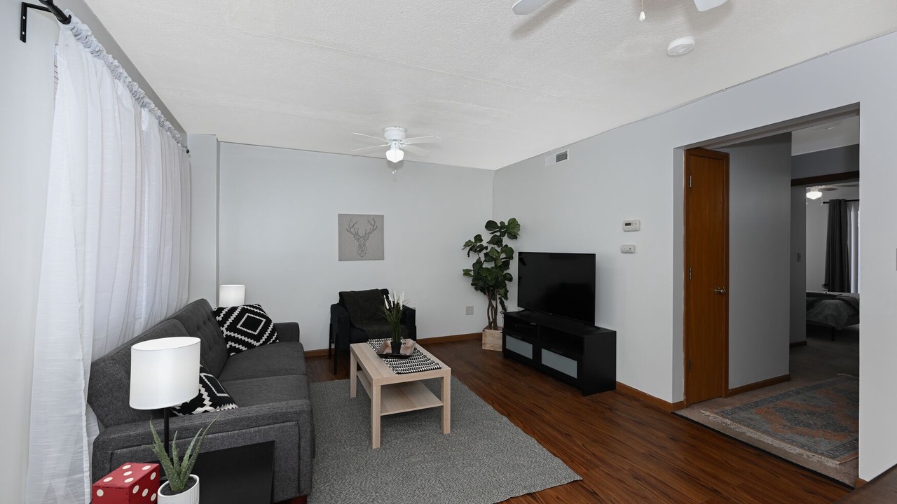 Photo of Livingroom in Akron