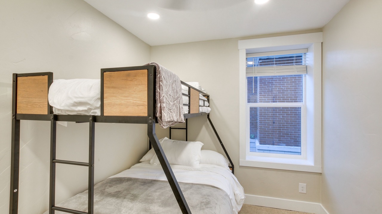 Photo of Bedroom in Logan