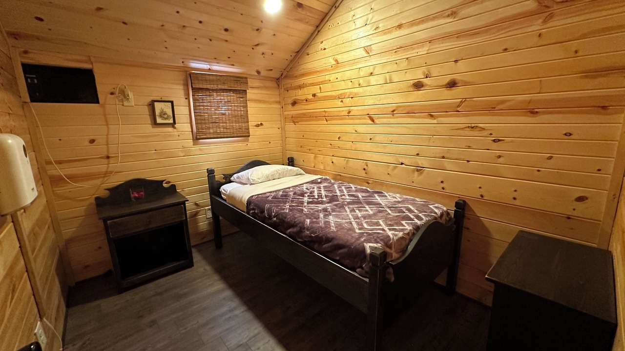 Photo of Bedroom in Laurelville