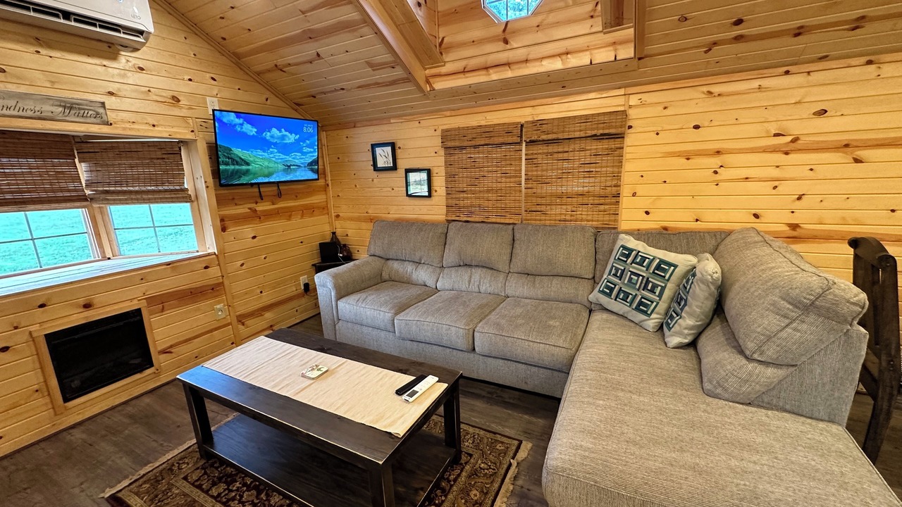 Photo of Livingroom in Laurelville