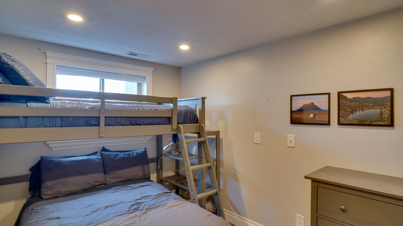 Photo of Bedroom in Kaysville