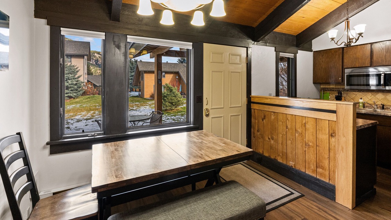 Photo of Livingroom in Big Sky Meadow Village