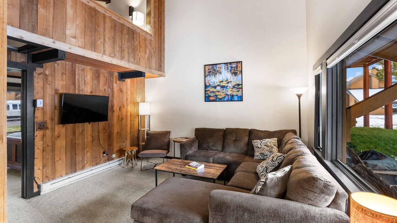 Photo of Livingroom in Big Sky Meadow Village