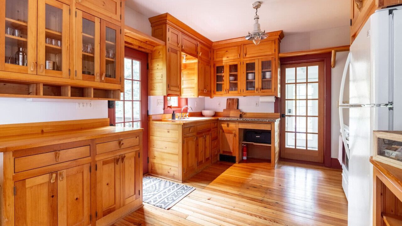 Photo of Kitchen in Peninsula