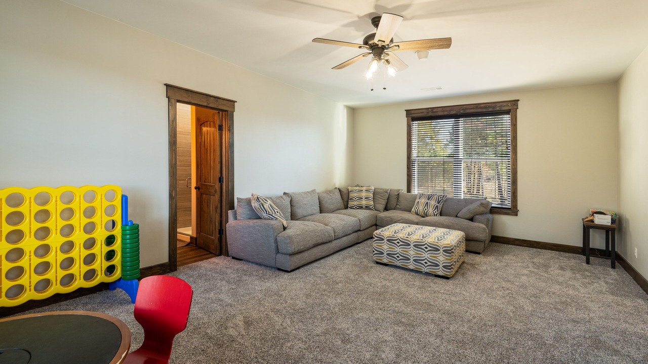 Photo of Livingroom in Gowen