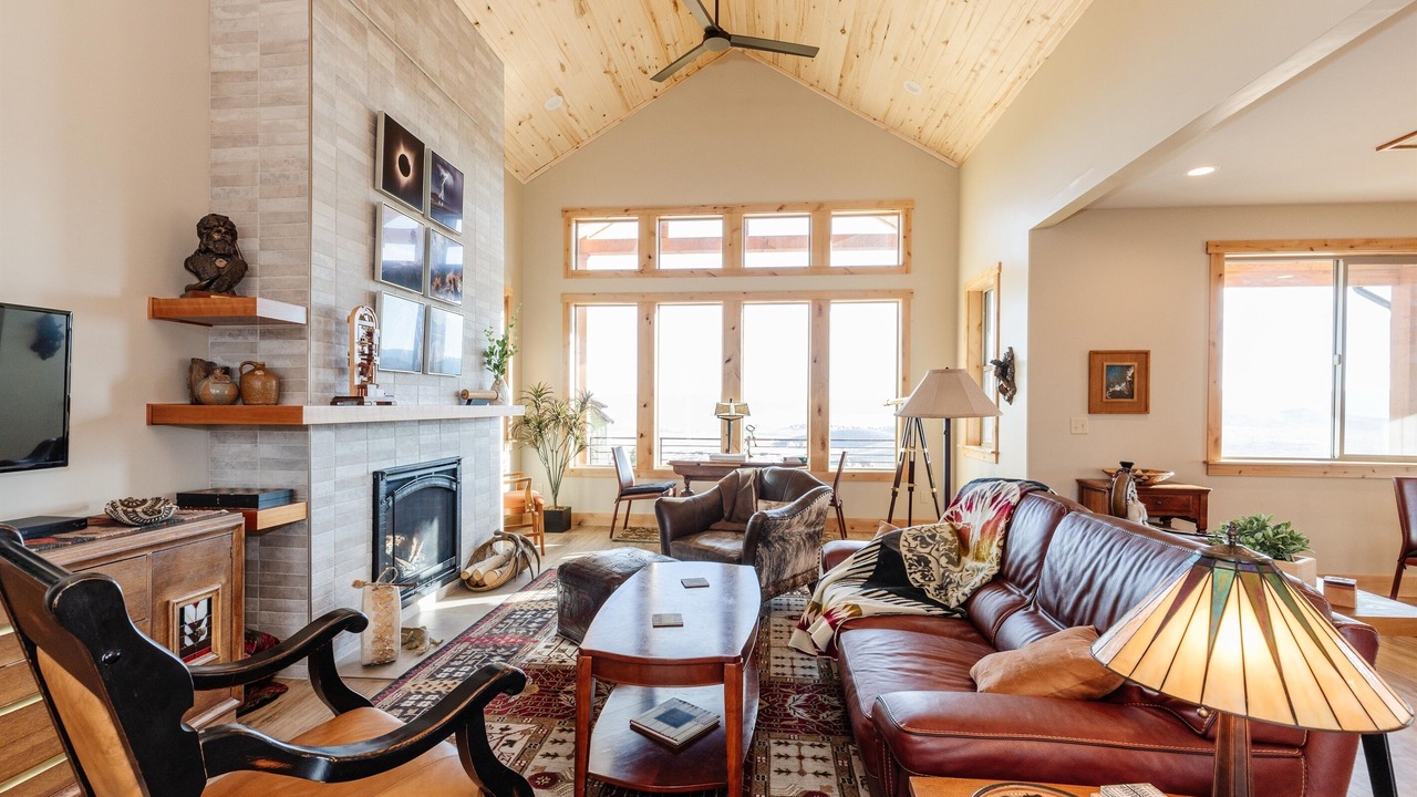 Photo of Livingroom in Sweetwater