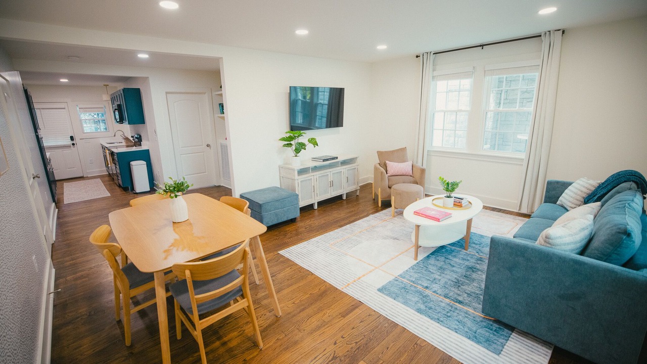 Photo of Livingroom in Hillsboro Village