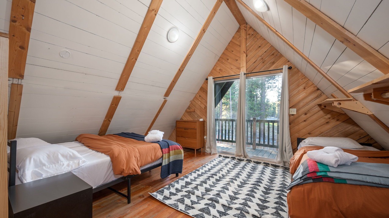 Photo of Bedroom in Oregon Water Wonderland