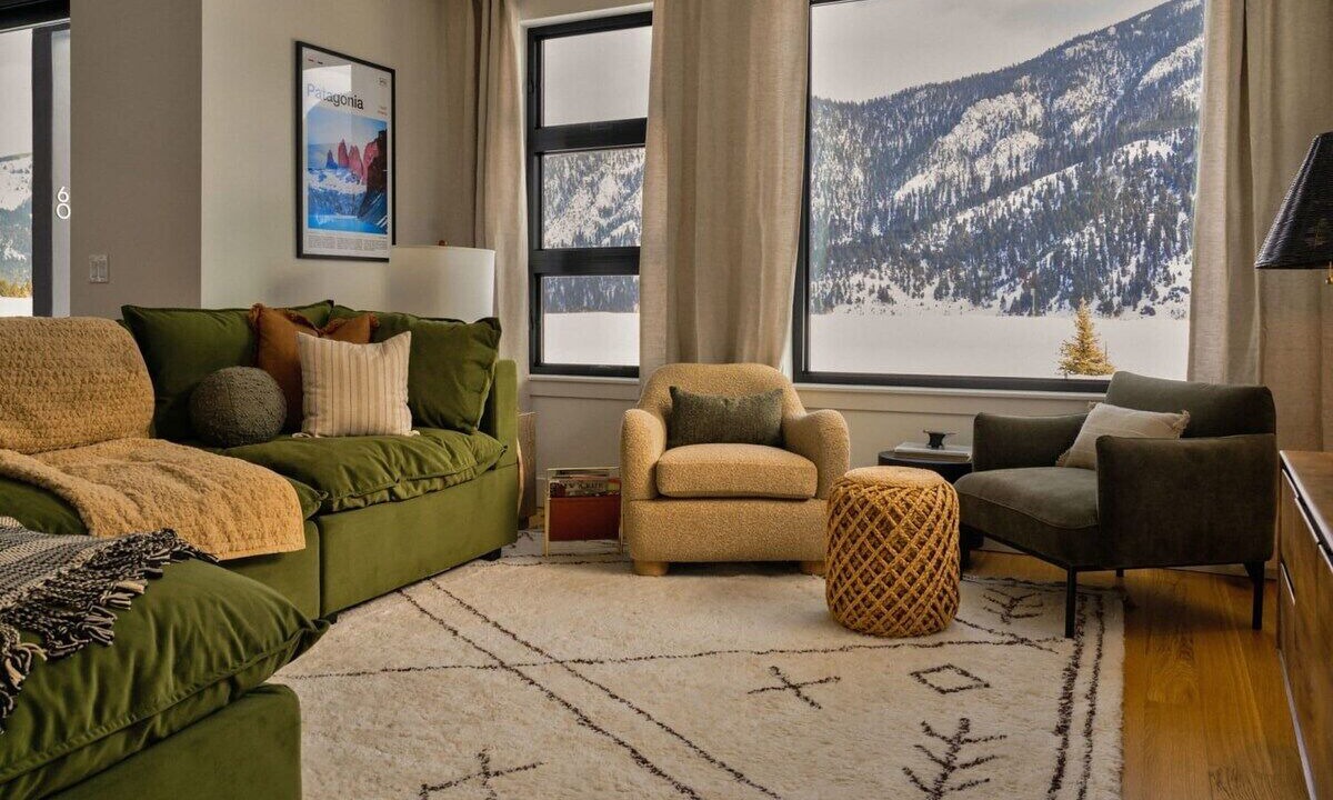 Photo of Livingroom in Gallatin Gateway