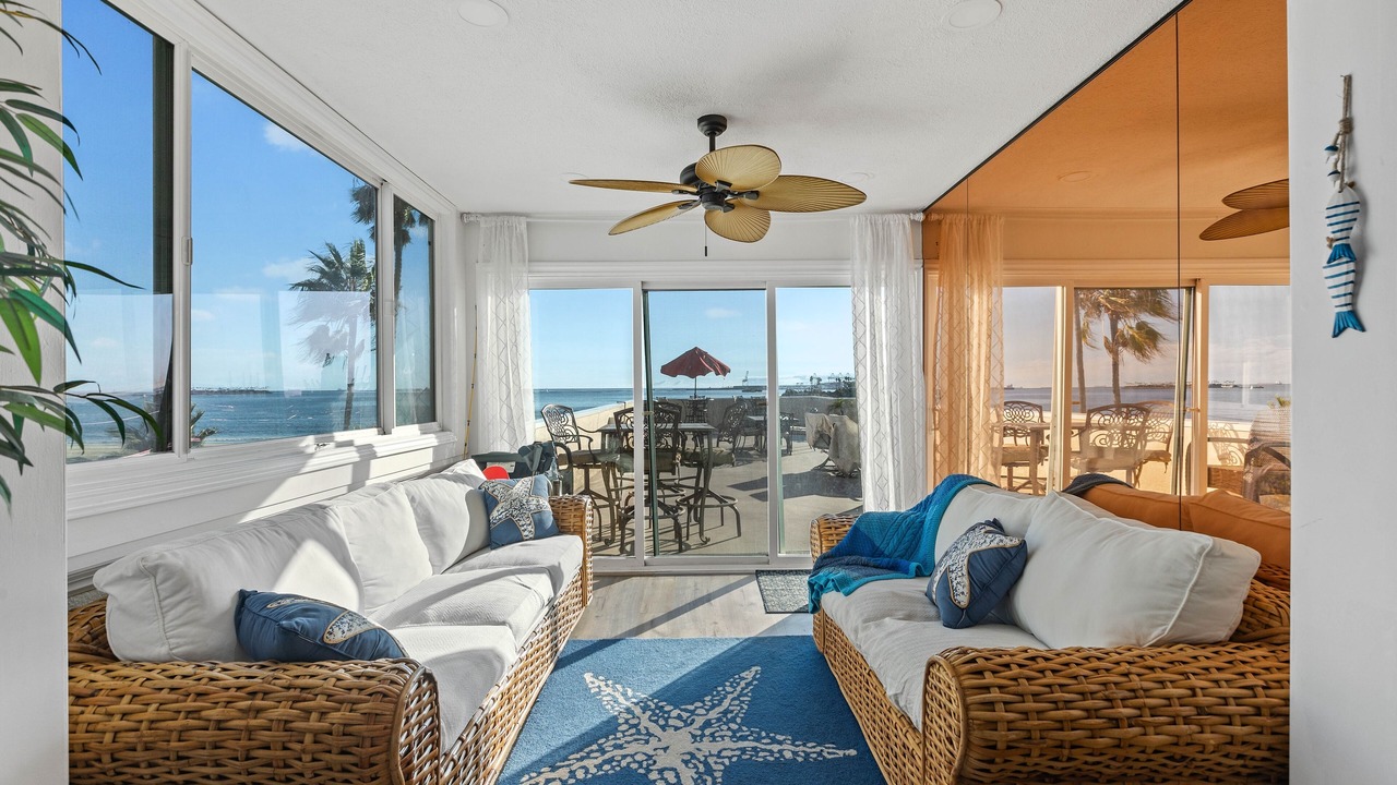 Photo of Livingroom in Alamitos Beach