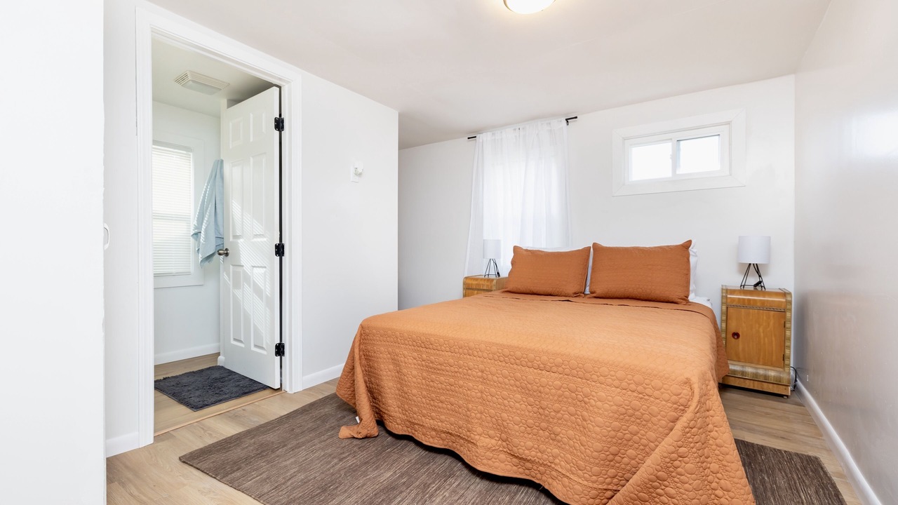 Photo of Bedroom in Lakeview