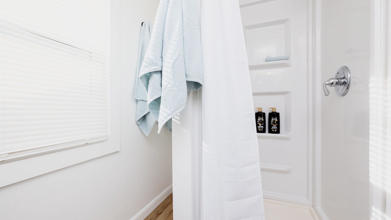 Photo of Bathroom in Lakeview