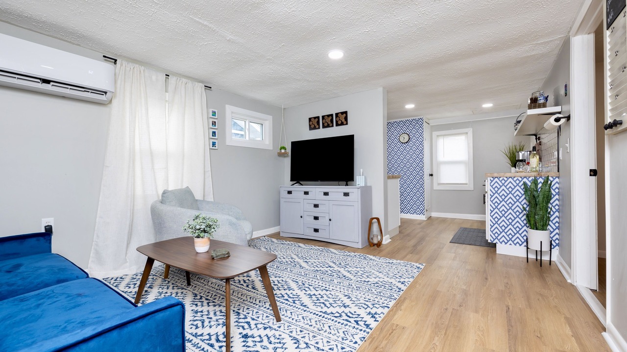Photo of Livingroom in Lakeview