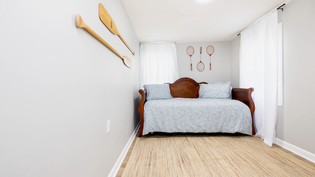 Photo of Bedroom in Lakeview