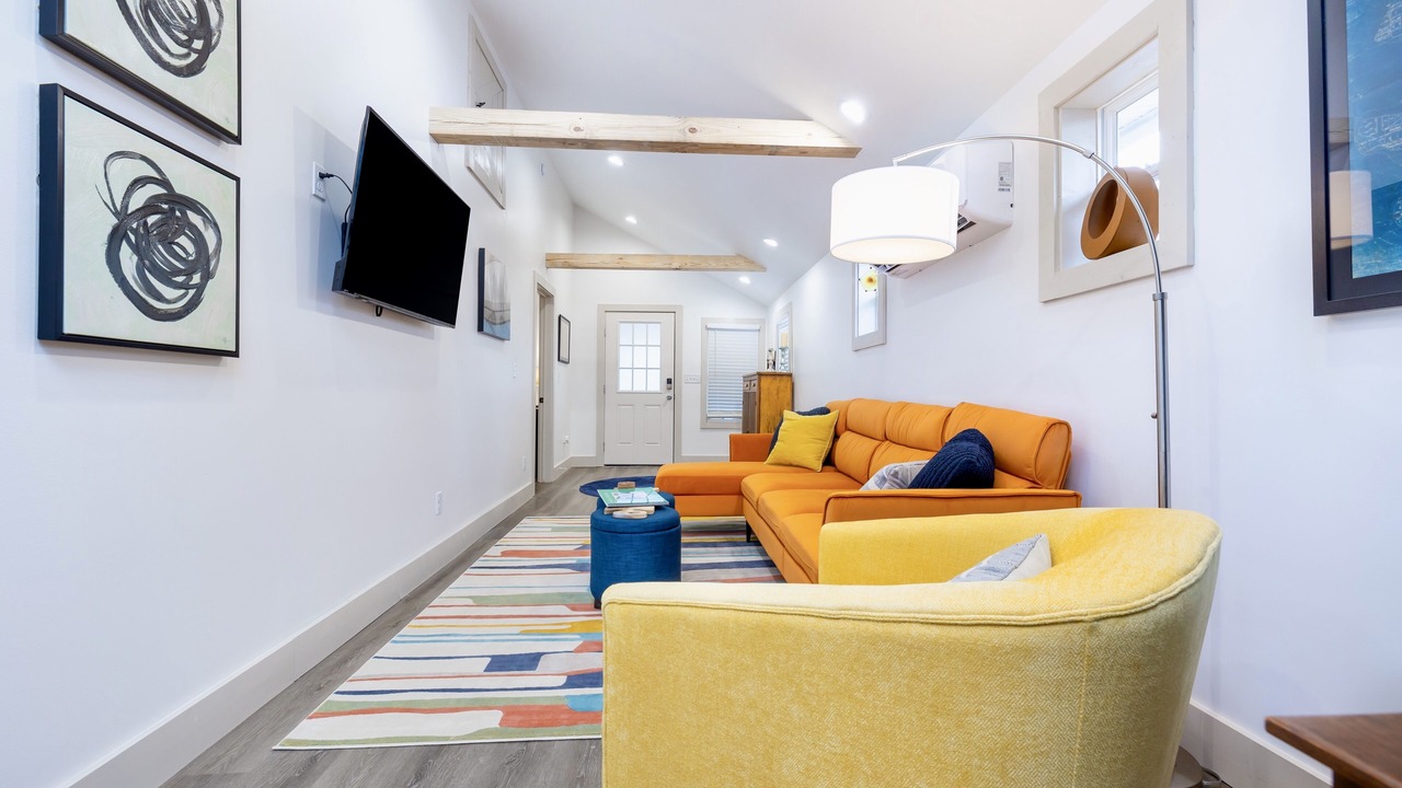 Photo of Livingroom in Lakeview