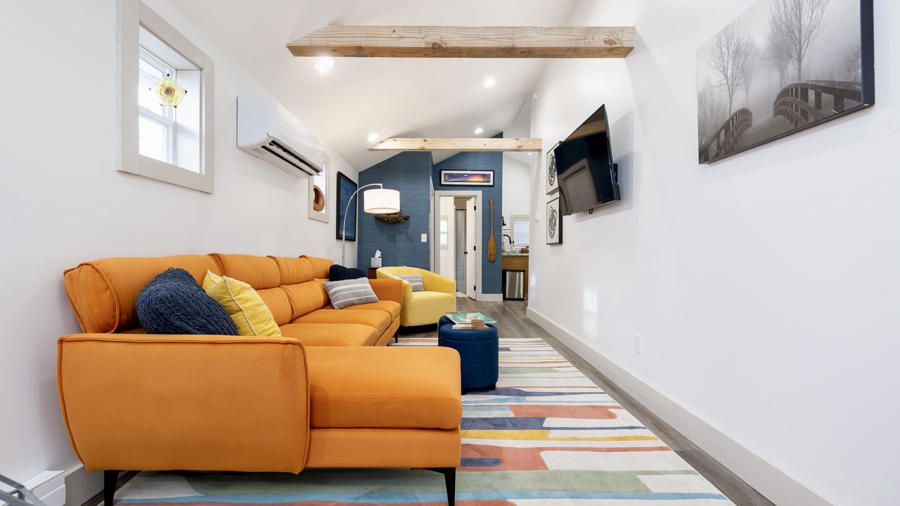 Photo of Livingroom in Lakeview