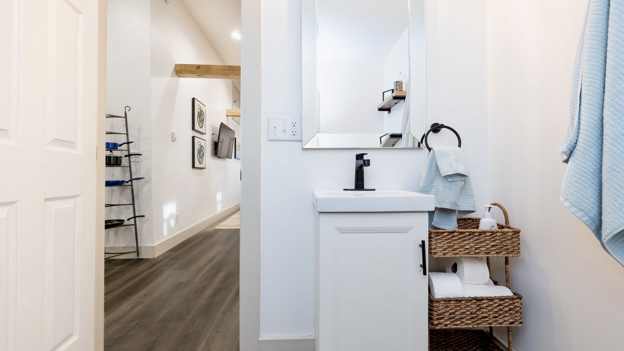 Photo of Bathroom in Lakeview
