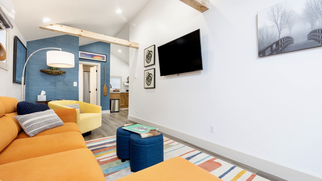 Photo of Livingroom in Lakeview