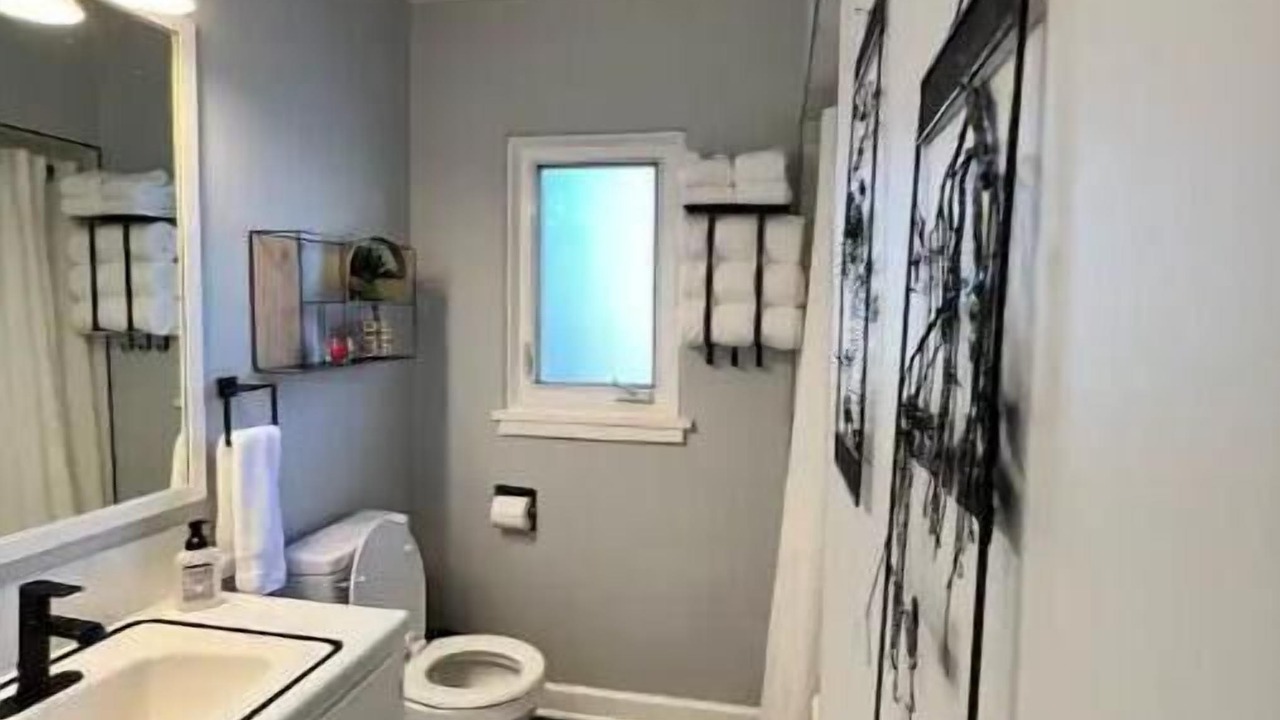 Photo of Bathroom in University District