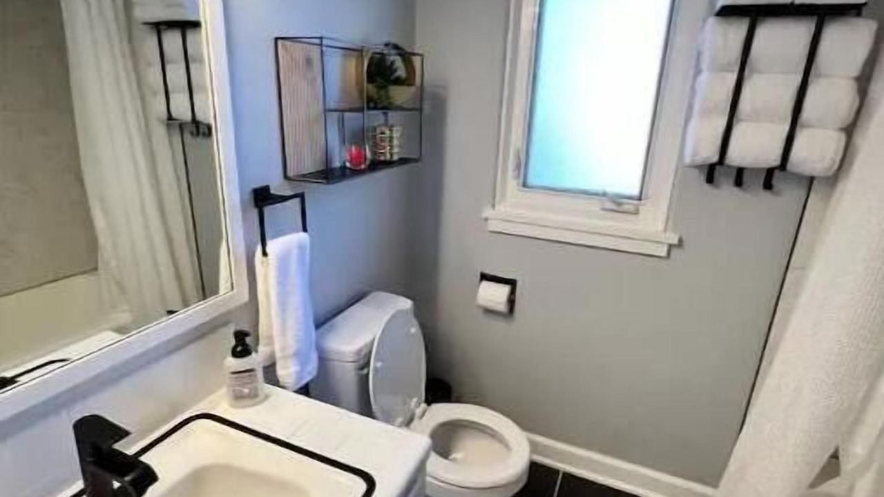 Photo of Bathroom in University District