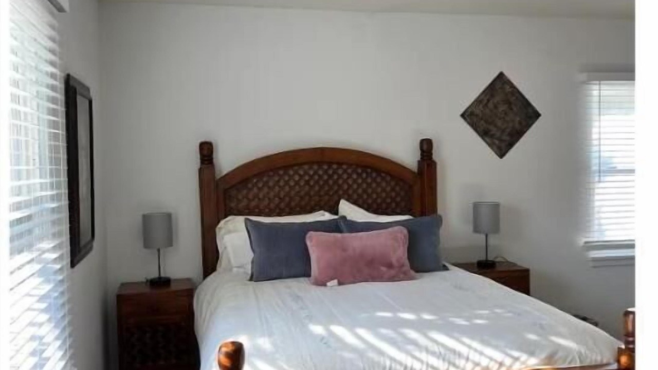 Photo of Bedroom in University District