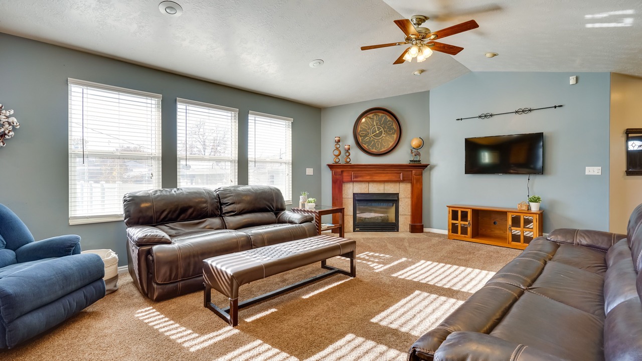 Photo of Livingroom in North Salt Lake