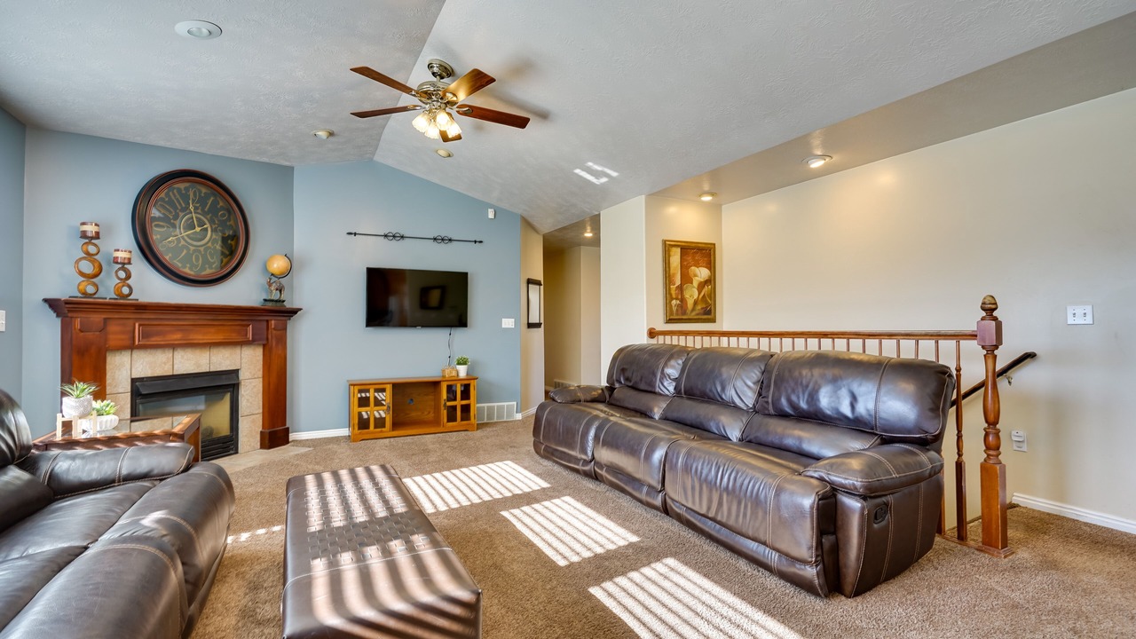 Photo of Livingroom in North Salt Lake