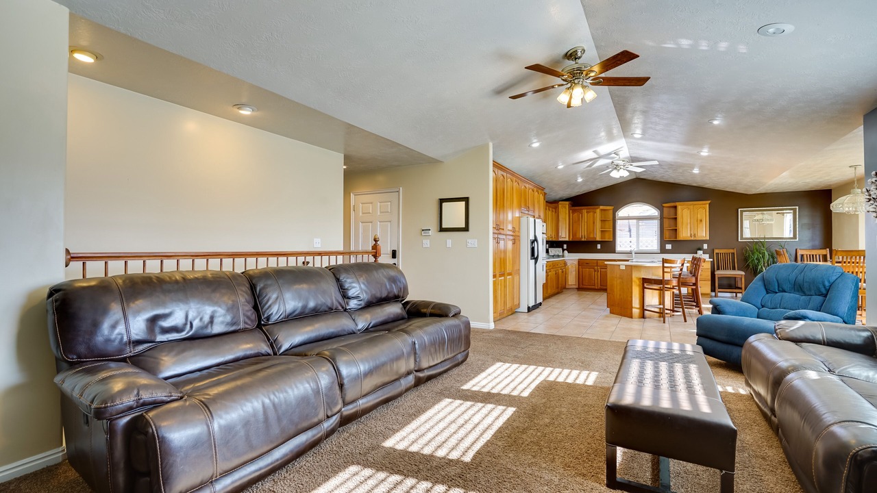 Photo of Livingroom in North Salt Lake