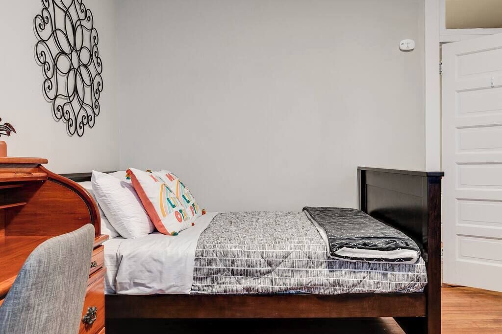 Photo of Bedroom in Museum District