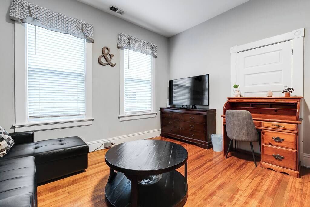 Photo of Livingroom in Museum District