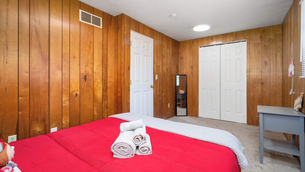 Photo of Bedroom in University District