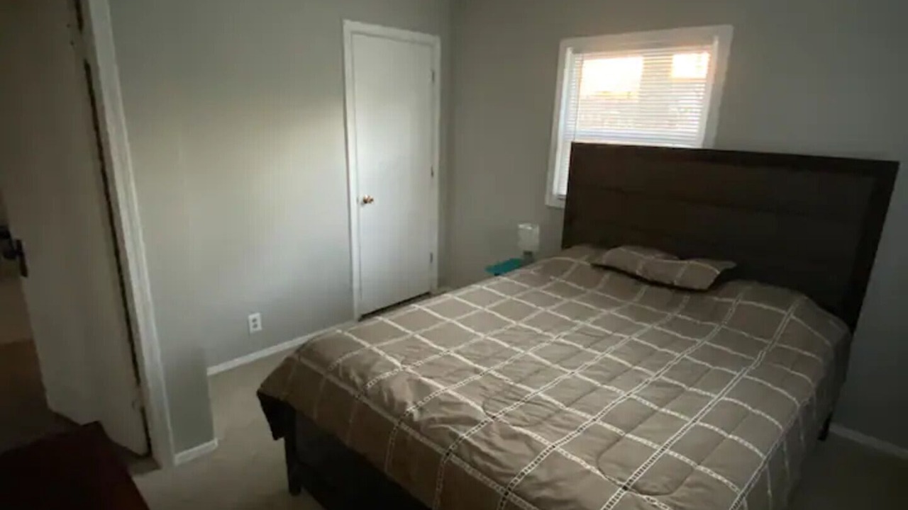 Photo of Bedroom in Lawrence
