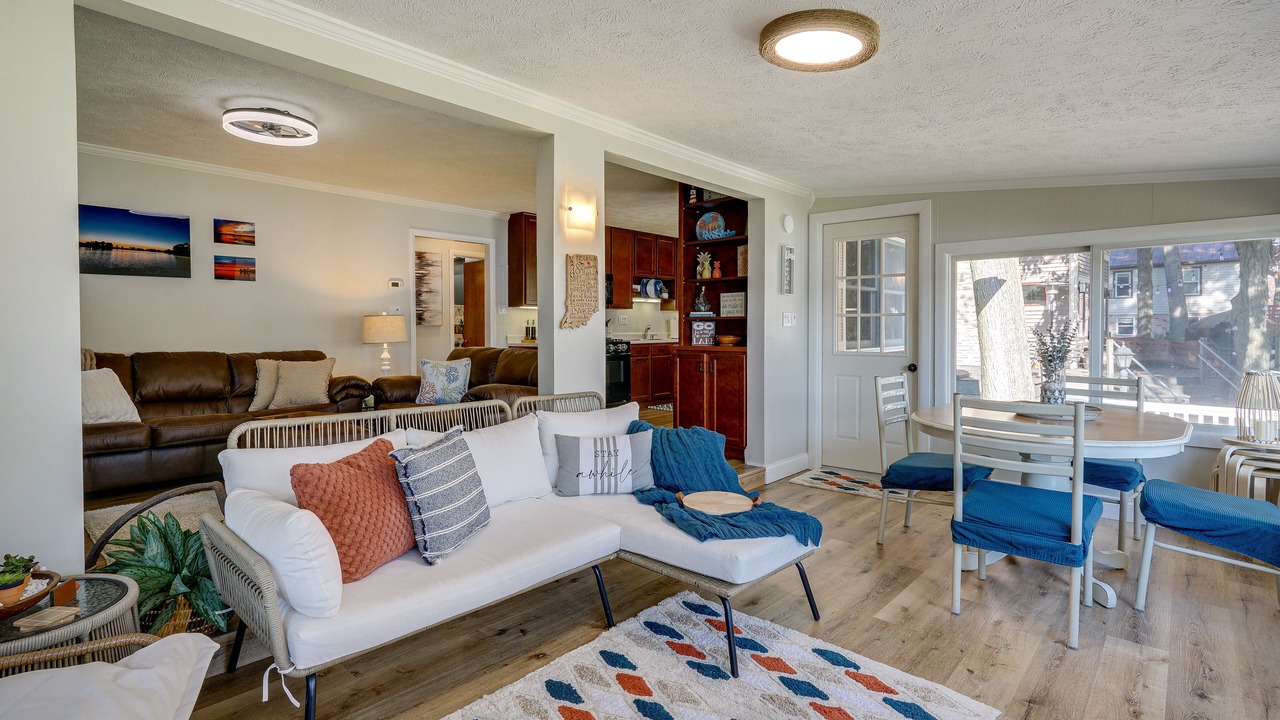 Photo of Livingroom in Leesburg