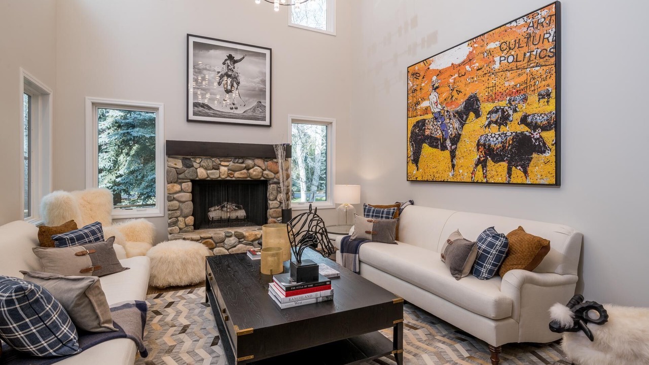 Photo of Livingroom in Twin Creeks