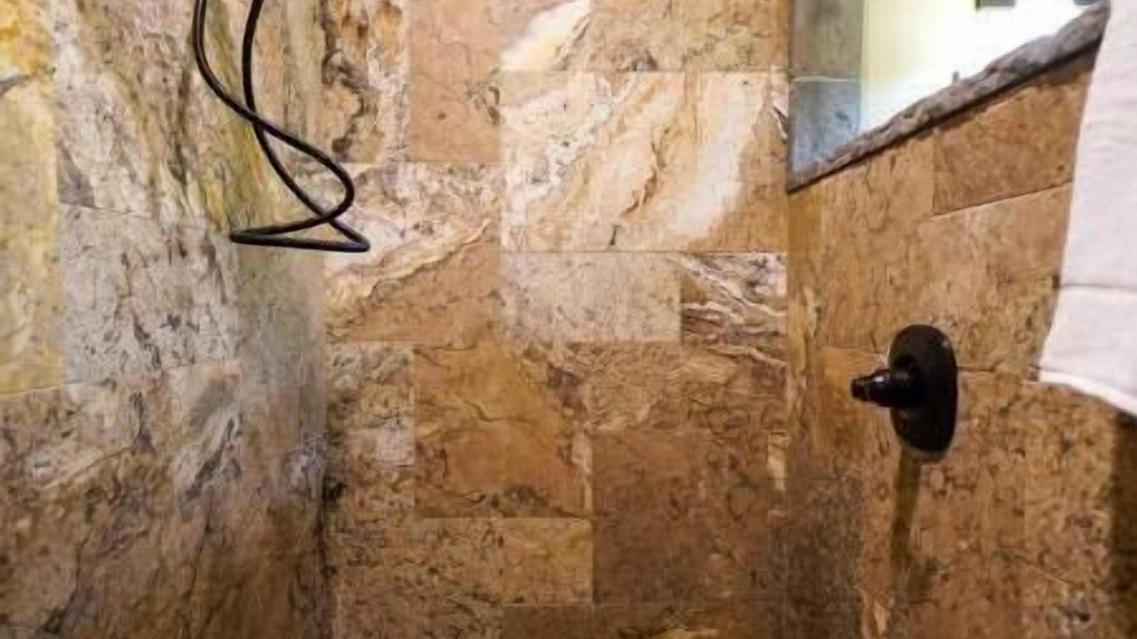 Photo of Bathroom in Agpar
