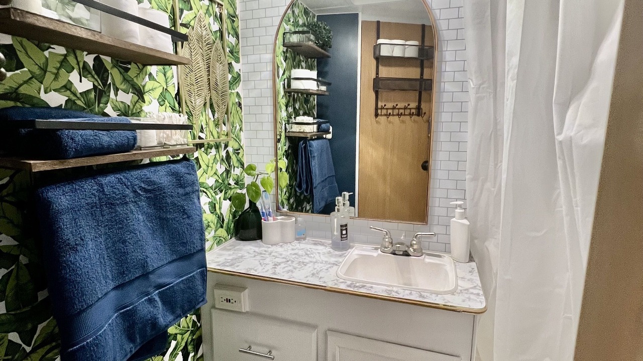 Photo of Bathroom in Maple Grove - Franklin