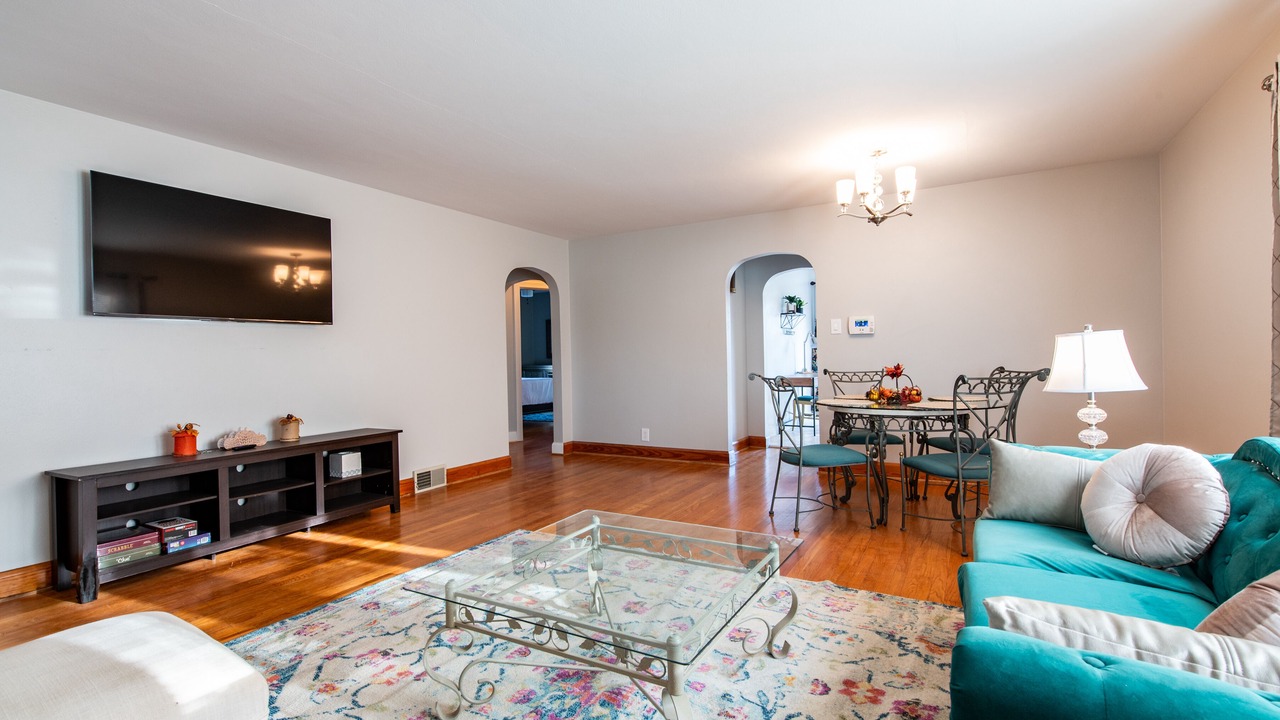 Photo of Livingroom in New Albany