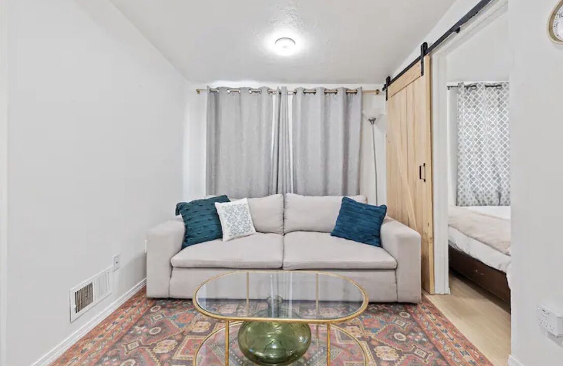Photo of Livingroom in North End